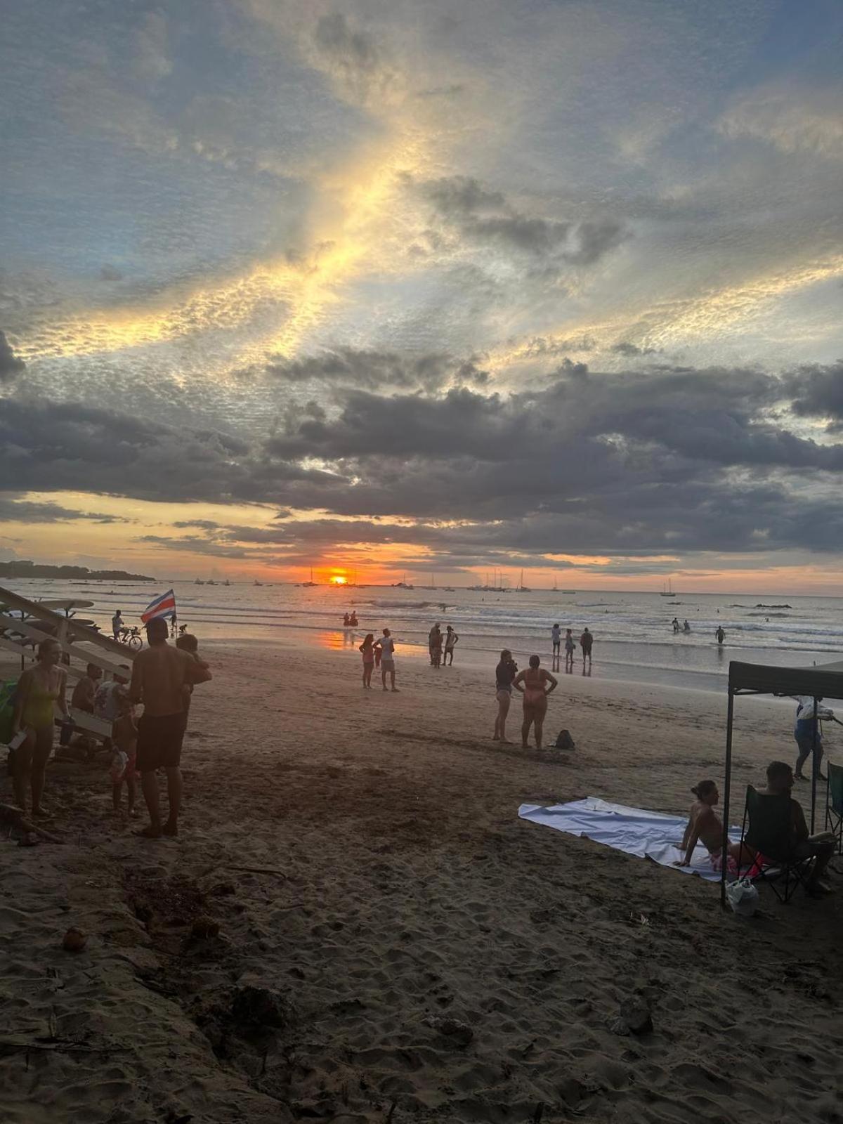 Tamarindo Beach, Prime Location, Fantastic Watersalt Pool & Cold Plunge, Family & Friends Exterior foto