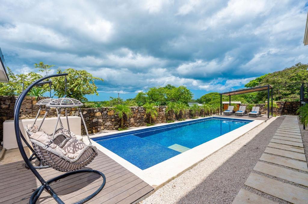 Tamarindo Beach, Prime Location, Fantastic Watersalt Pool & Cold Plunge, Family & Friends Exterior foto